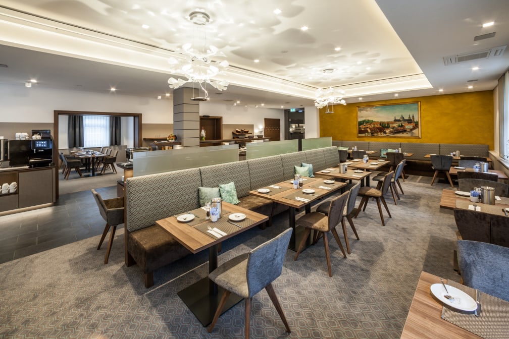 The breakfast room